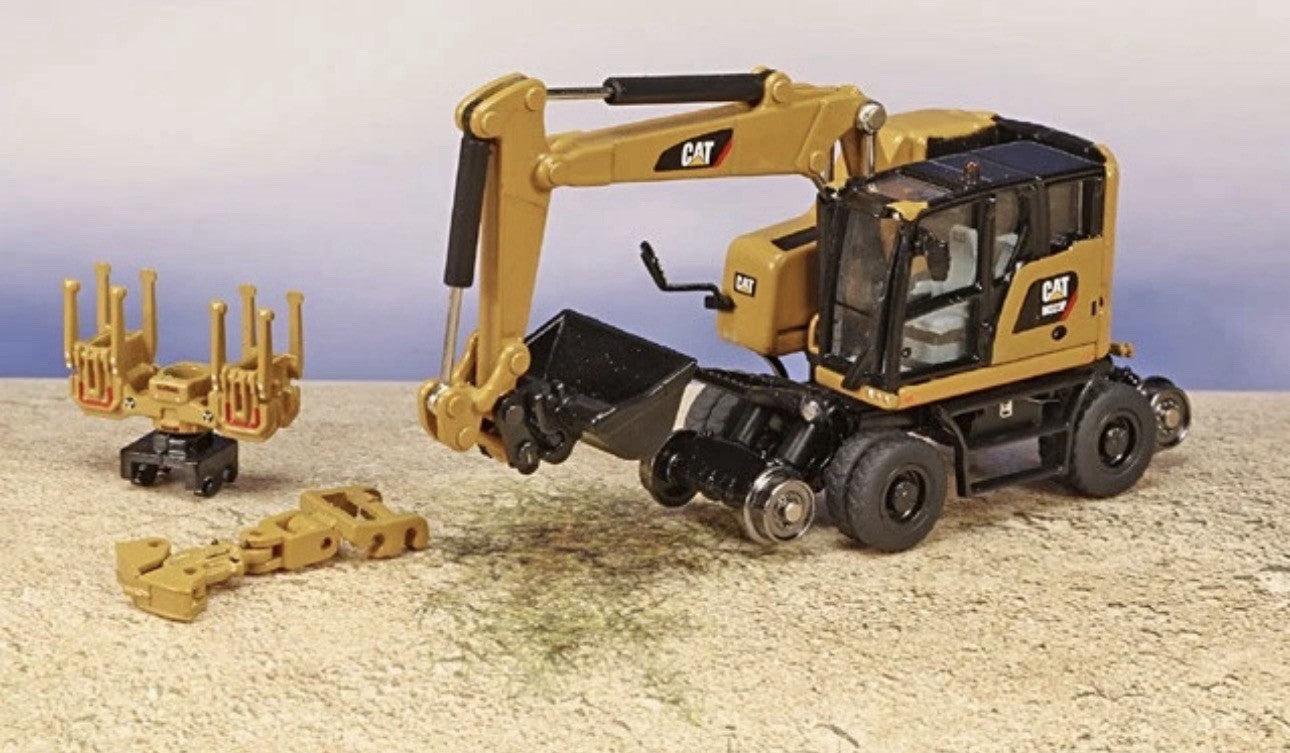 Diecast Masters 1/87 Caterpillar CAT M323F Railroad Wheeled Excavator 85656
