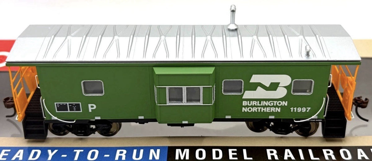 BURLINGTON NORTHERN - BAY WINDOW CABOOSE - HO SCALE w/INTERIOR PLATINUM NEW