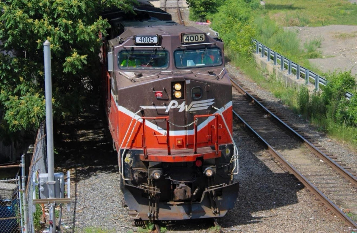 GE Dash 8-40BW Providence & Worcester #4005 RARE