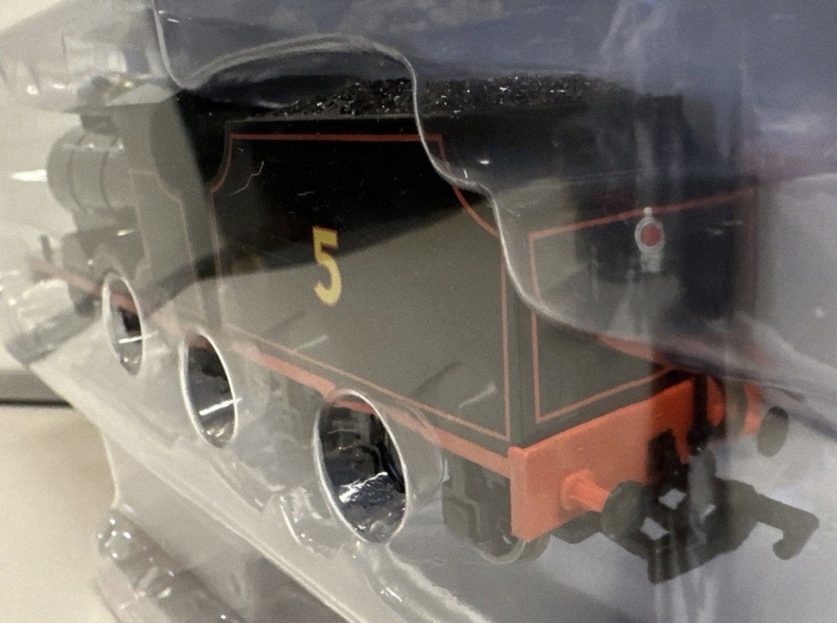 Bachmann HO Scale Thomas & Friends Origin James Engine W/ Moving Eyes #58822