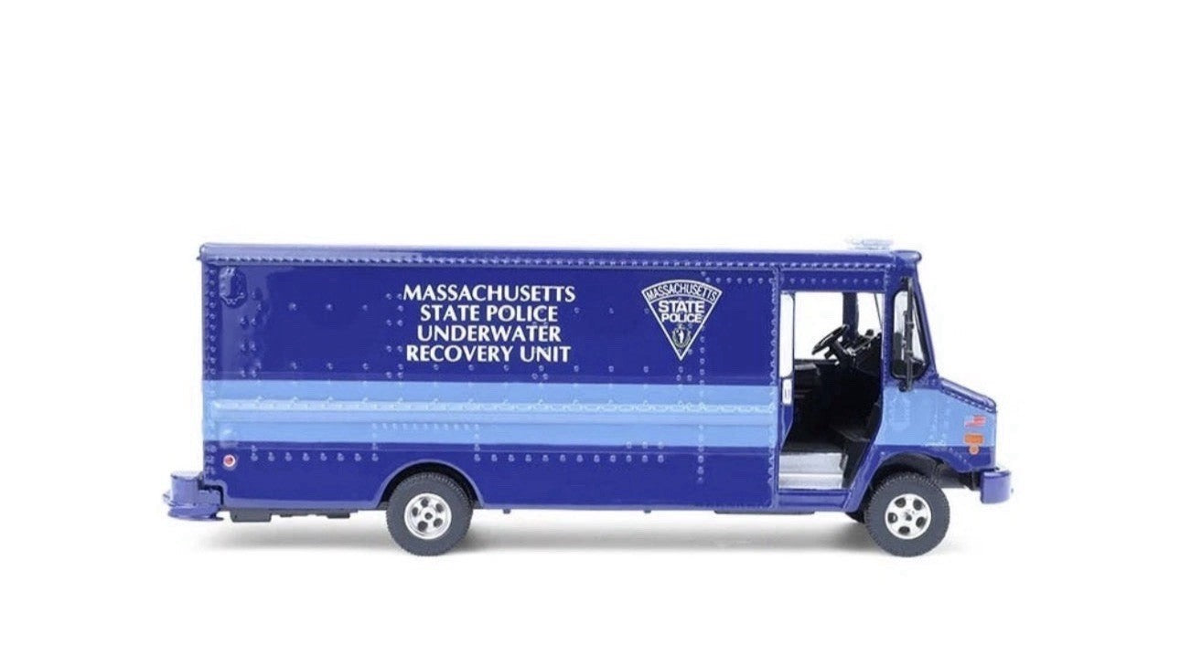 2019 Step Van - Massachusetts State Police 1:64 Scale Model - Greenlight 33260C