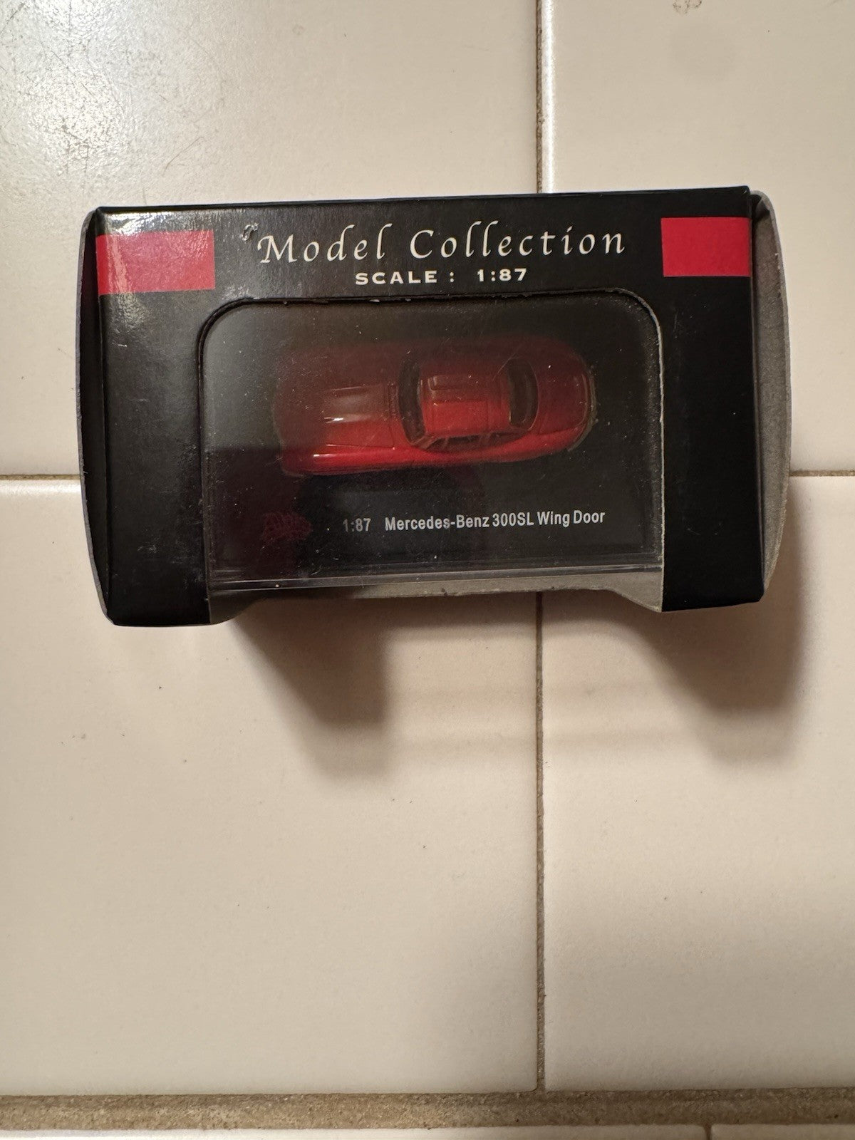 Malibu International Mercedes Benz 300SL Wing Door 1/87 RED GULLWING COLLECTION