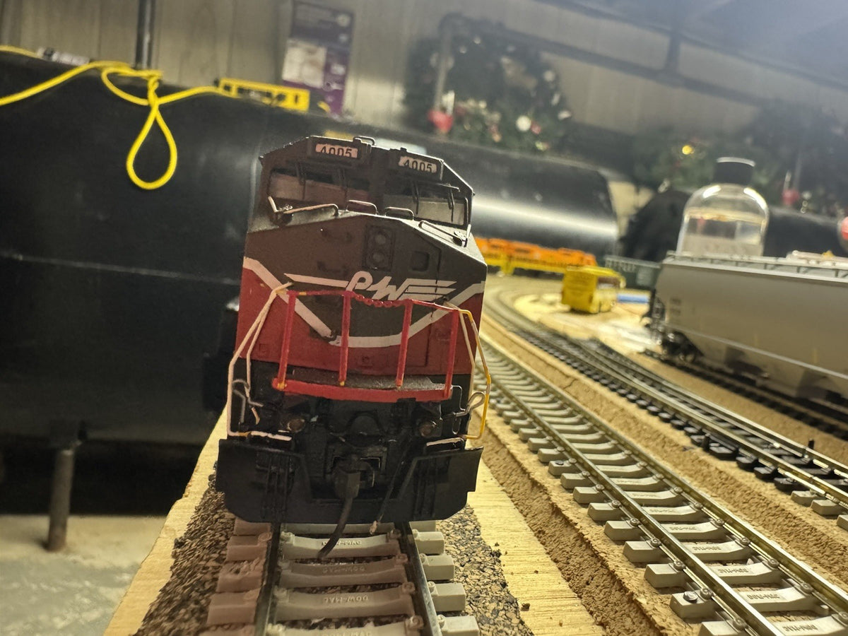 GE Dash 8-40BW Providence & Worcester #4005 RARE