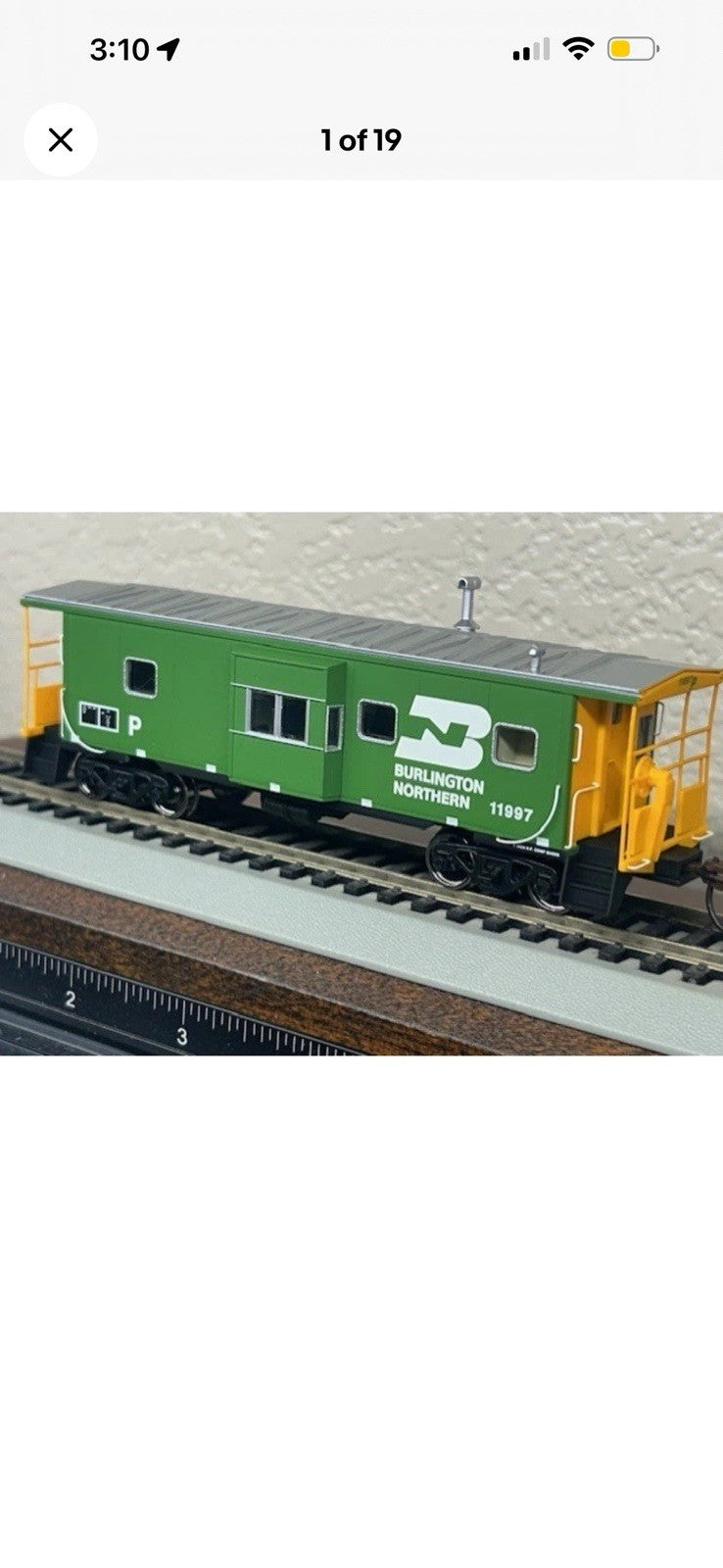 BURLINGTON NORTHERN - BAY WINDOW CABOOSE - HO SCALE w/INTERIOR PLATINUM NEW