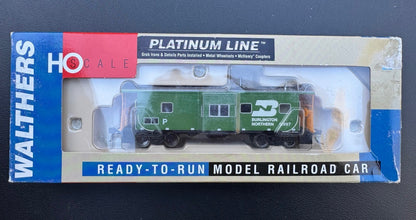 BURLINGTON NORTHERN - BAY WINDOW CABOOSE - HO SCALE w/INTERIOR PLATINUM NEW