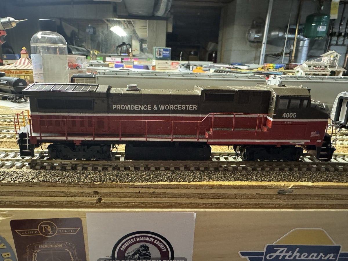 GE Dash 8-40BW Providence & Worcester #4005 RARE