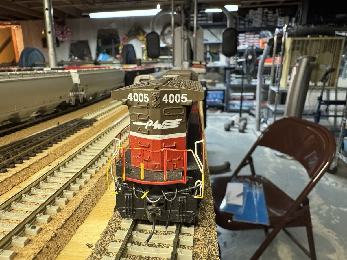 GE Dash 8-40BW Providence & Worcester #4005 RARE