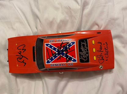 General Lee AUTOGRAPHED 1969 Charger Dukes of Hazzard 1:18 Scale Light & Sound
