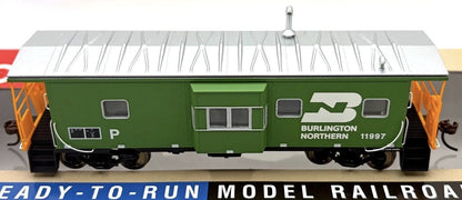 BURLINGTON NORTHERN - BAY WINDOW CABOOSE - HO SCALE w/INTERIOR PLATINUM NEW