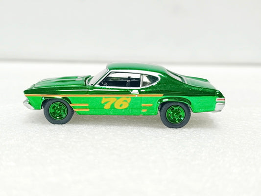 1:64 GREEN MACHINE 1968 Chevy Chevelle #76 Race Car