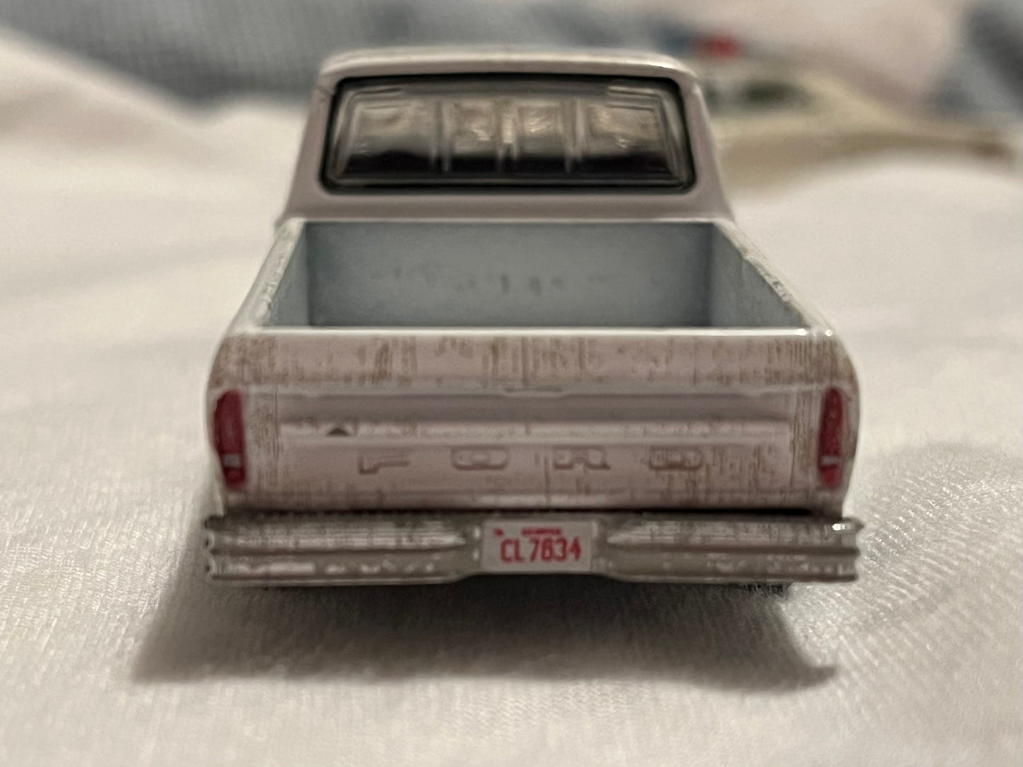 1:64 1973 Ford F-100 White Weathered (Hobby Exclusive) April 2026 PREORDER