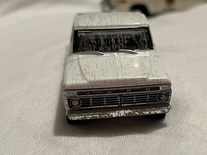1:64 1973 Ford F-100 White Weathered (Hobby Exclusive) April 2026 PREORDER